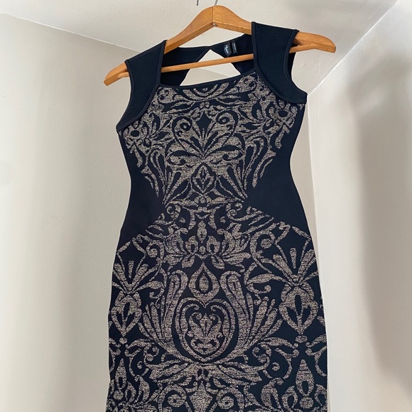 Gold embroidered dress from marciano collection. - Picture 6 of 9